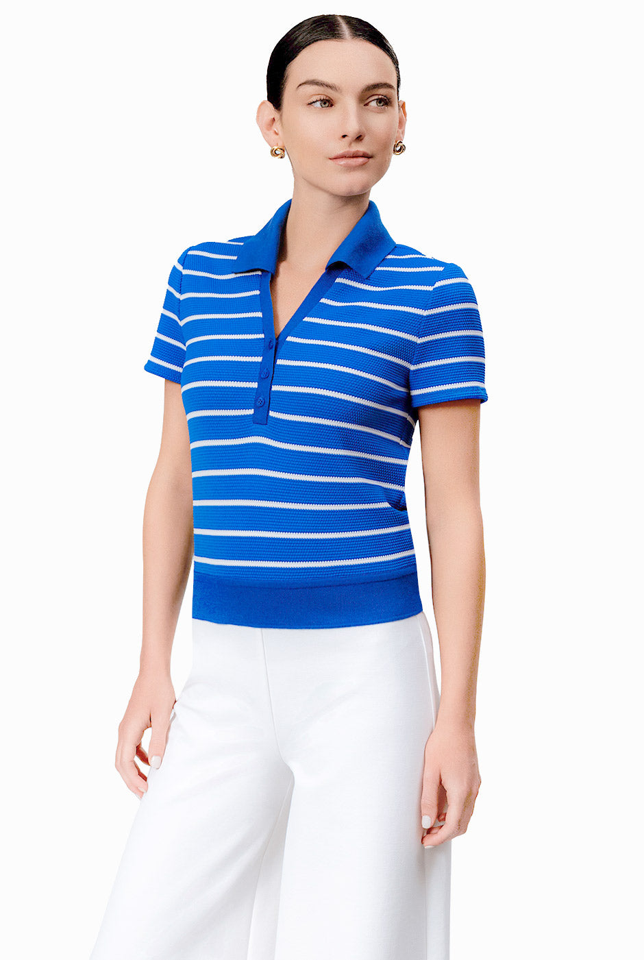 Blusa recta azul con escote en V y rayas horizontales