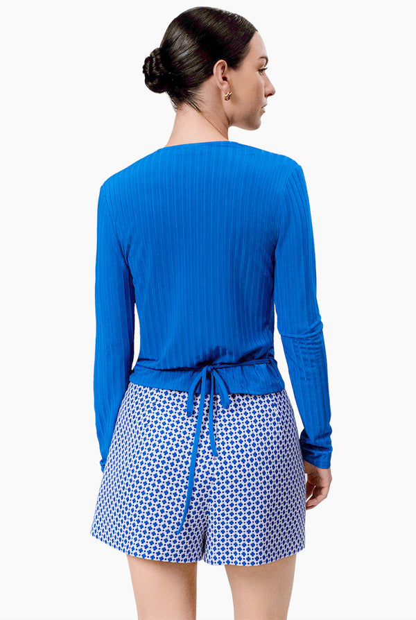 Blusa azul de manga larga