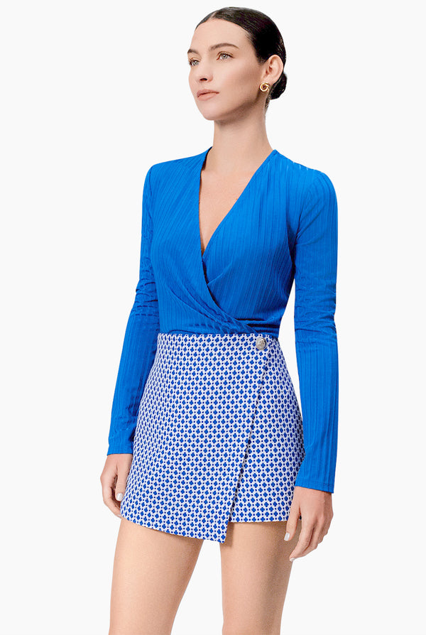 Blusa azul de manga larga