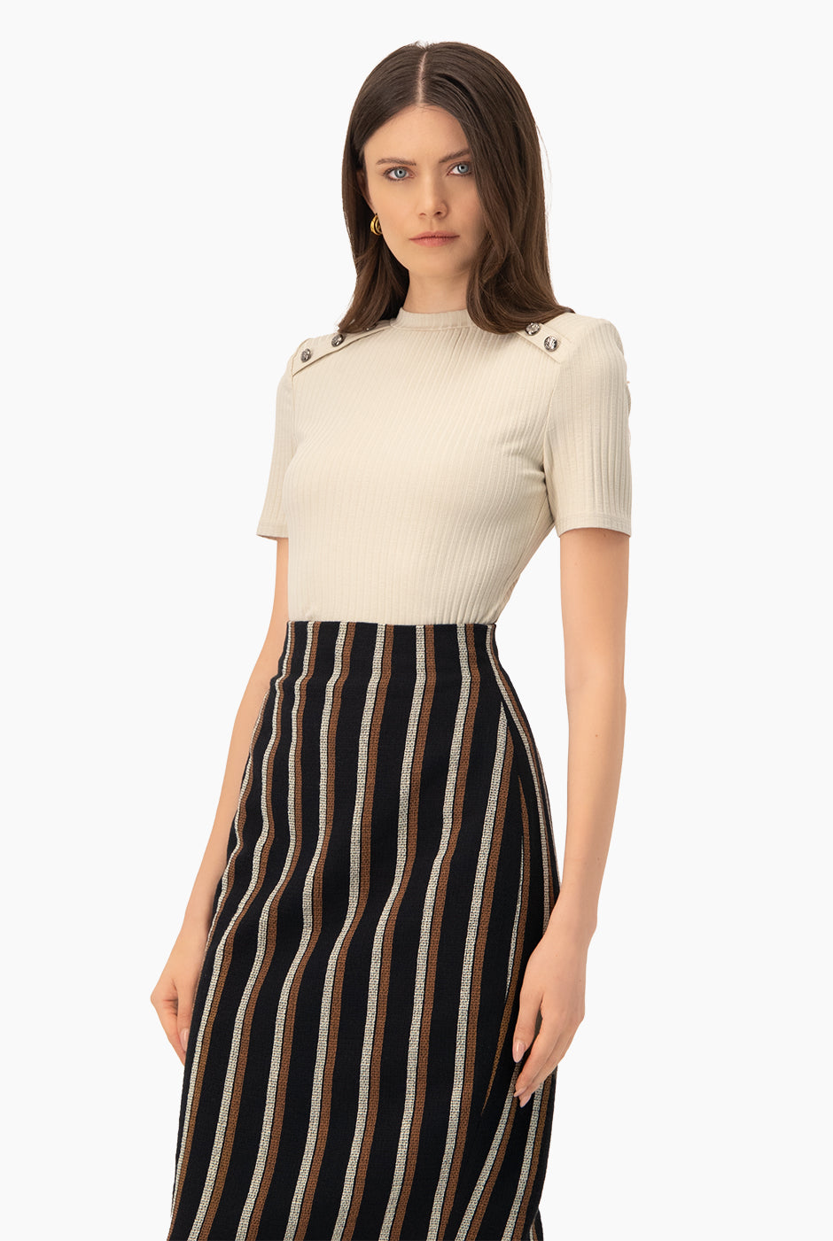 Blusa natural de canale con botones y cuello redondo