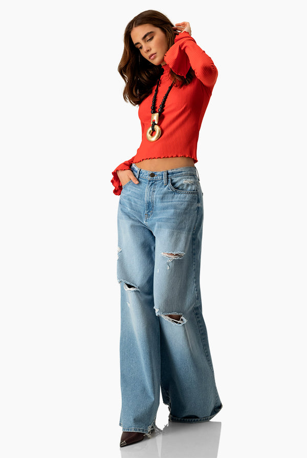 Blusa roja de cuello redondo