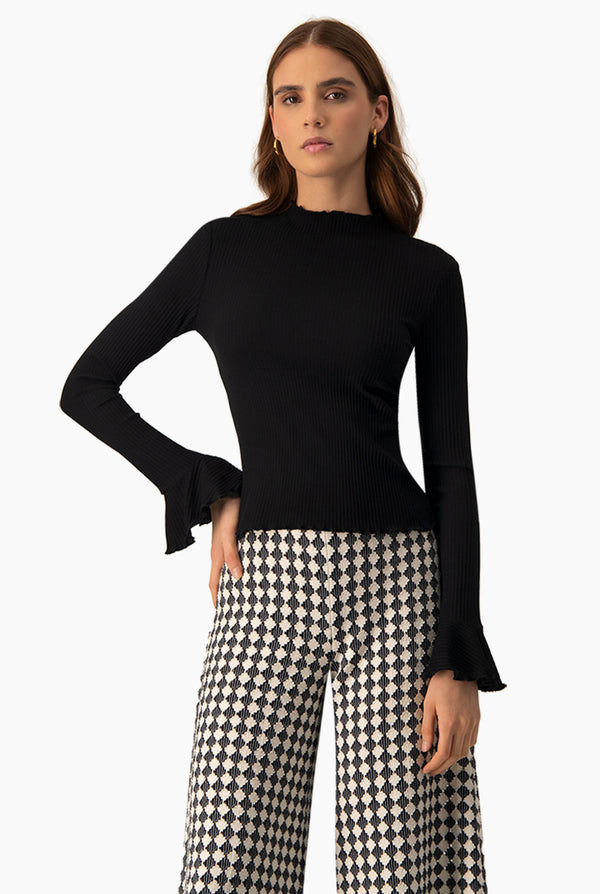 Blusa negra de cuello redondo