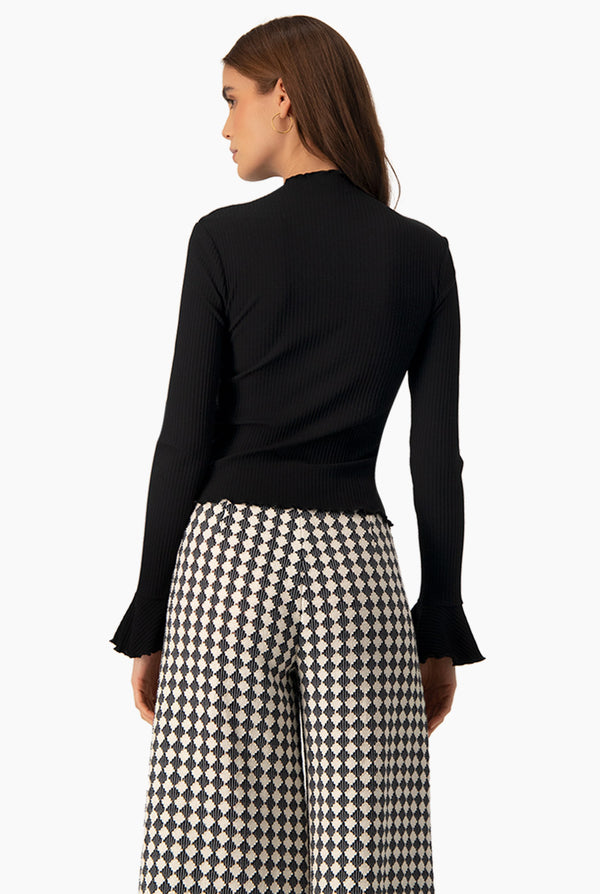 Blusa negra de cuello redondo