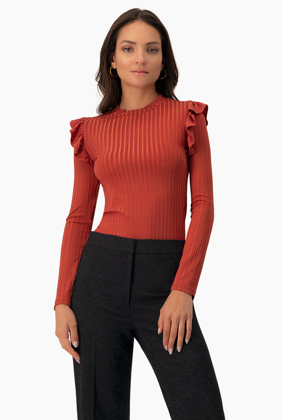 Blusa shedron con volantes y cuello alto