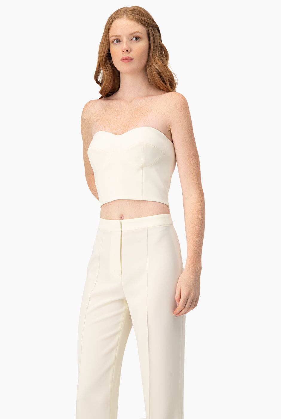 Top bustier liso natural con escote corazón