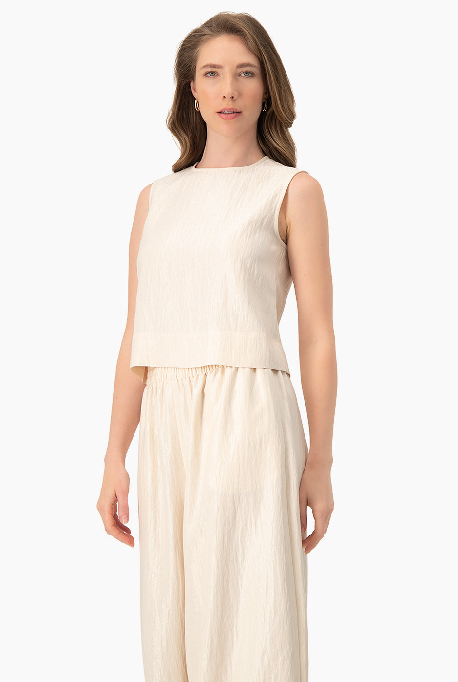 Top recto liso sin mangas en tono natural