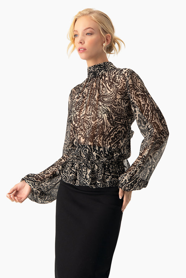 Blusa estampada cuello alto