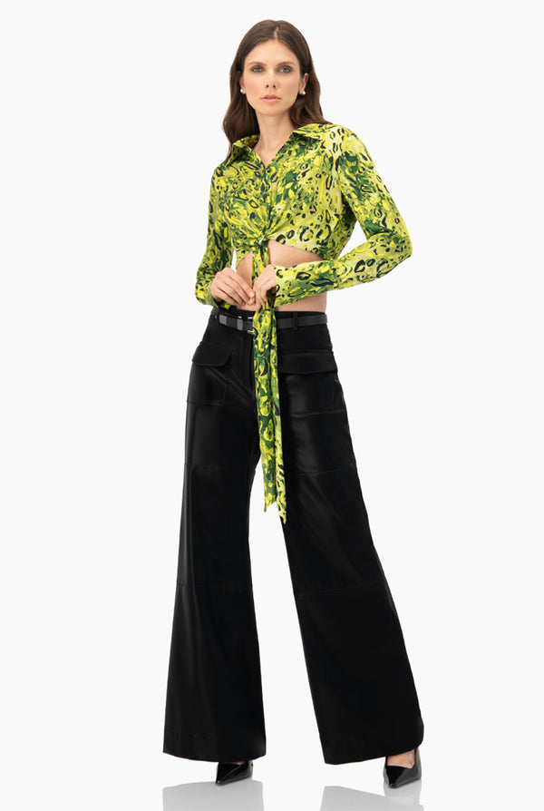 Blusa estampada y amarre