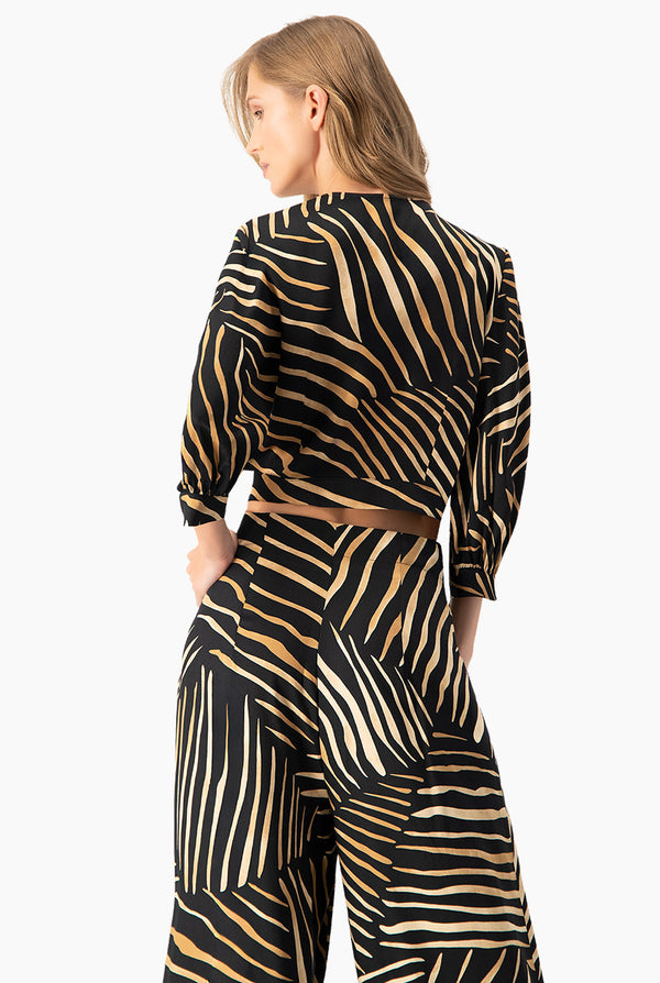 Blusa estampada con escote V