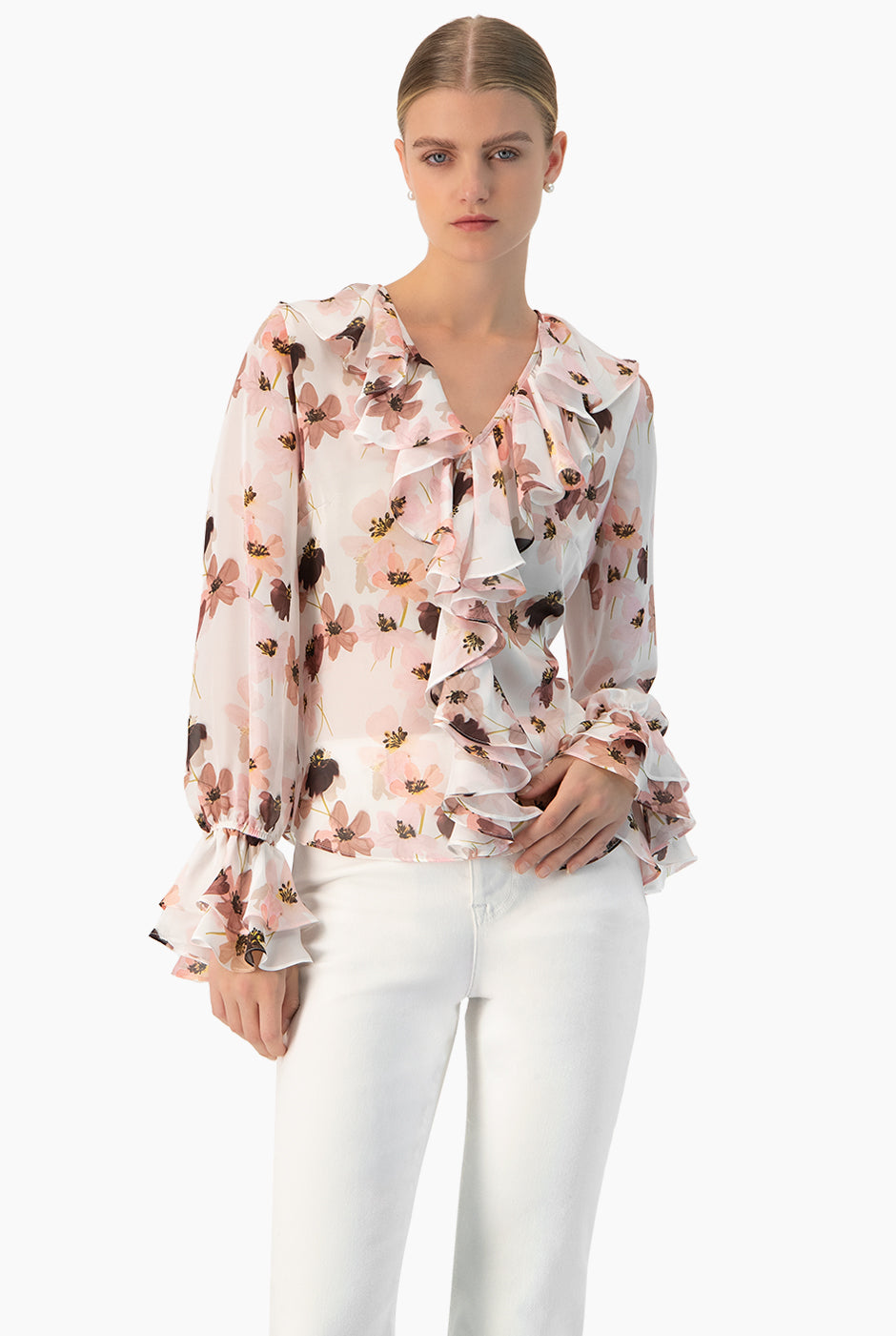 Blusa estampada multicolor con escote en V y olanes