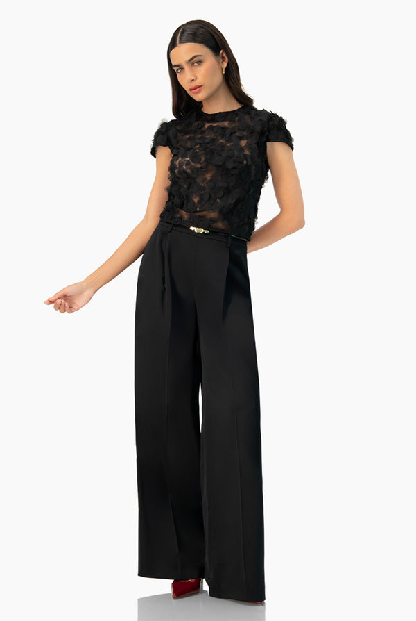 Blusa negra recta de cuello redondo