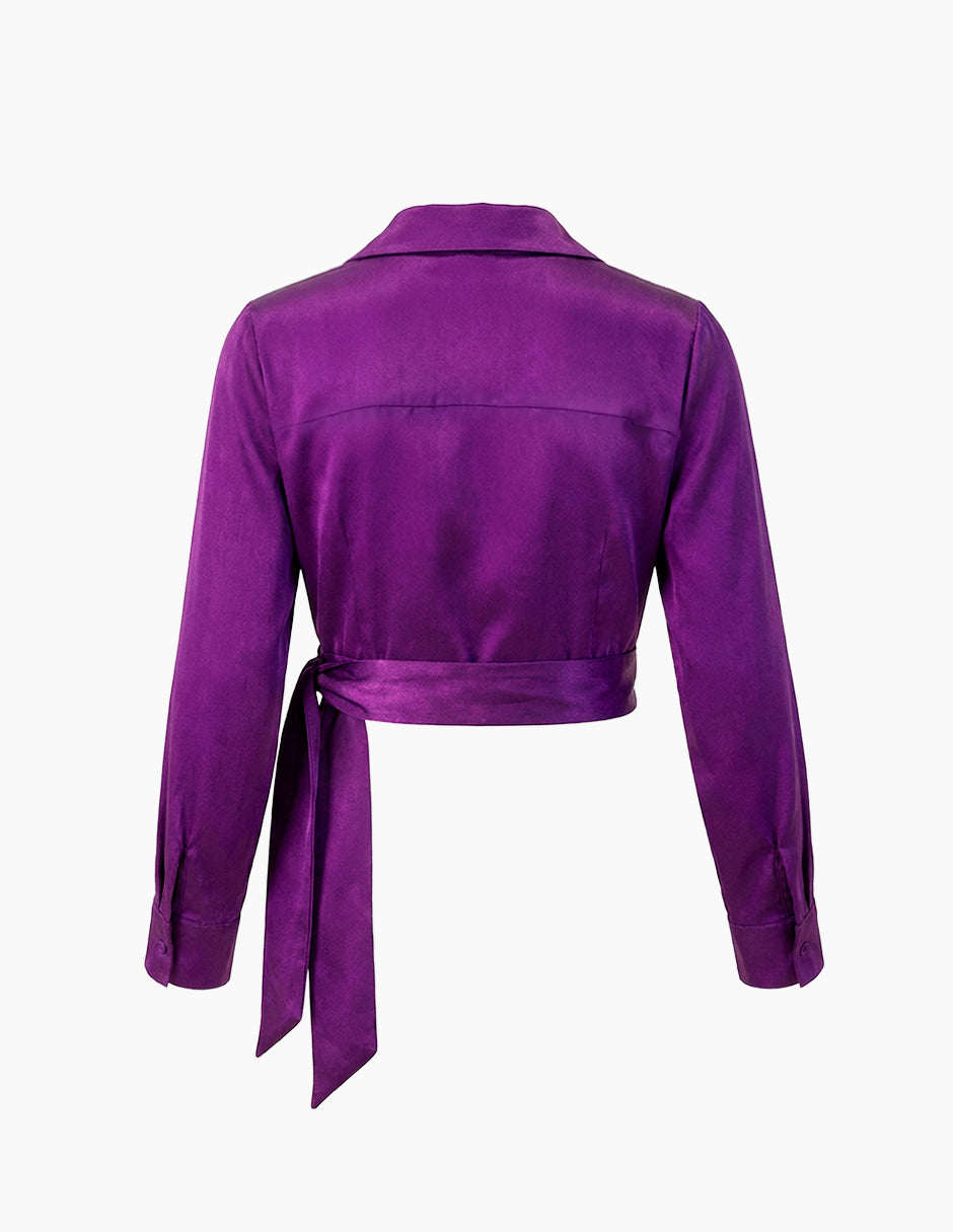 Blusa morada cruzada con amarre y mangas largas