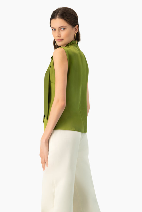 Blusa verde cuello con cinta
