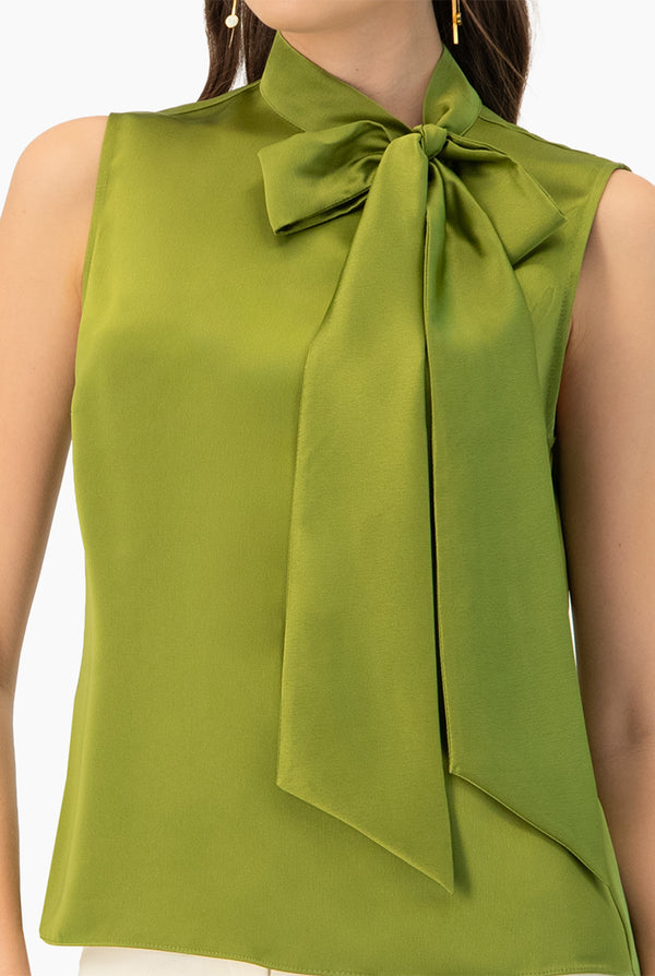 Blusa verde cuello con cinta