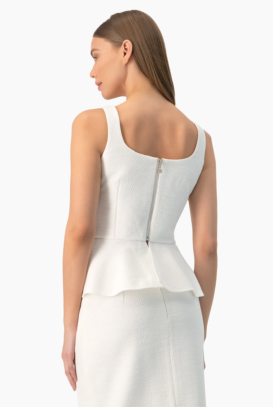 Blusa peplum blanca sin mangas con escote cuadrado y olán