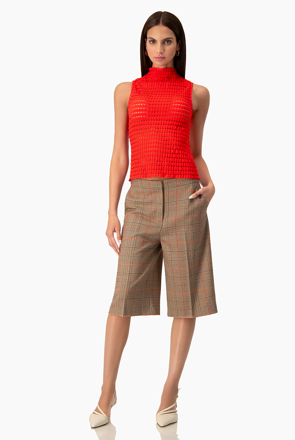 Blusa Ivonne tejida roja sin mangas y cuello alto