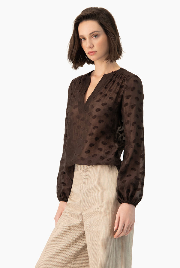 Blusa Ivonne recta cafe manga larga