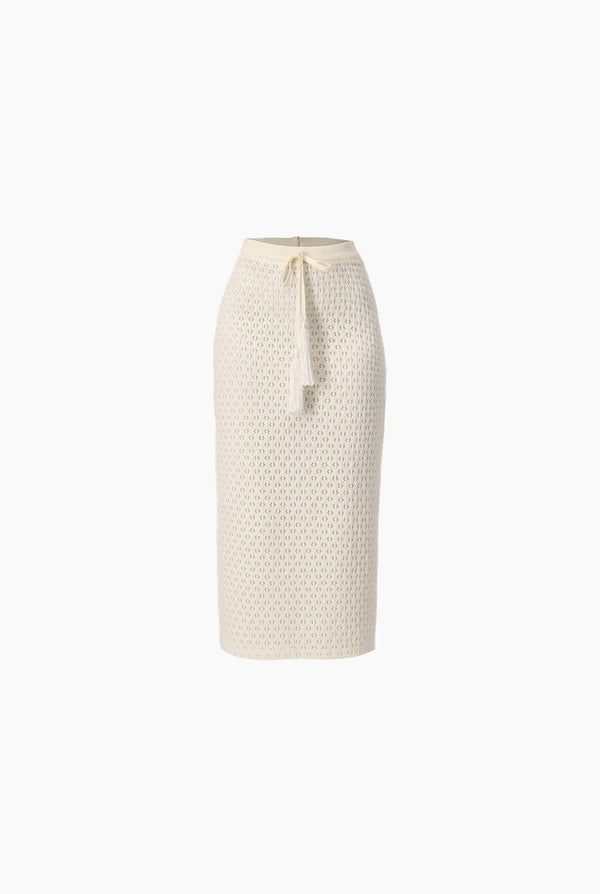 Falda midi y abertura trasera