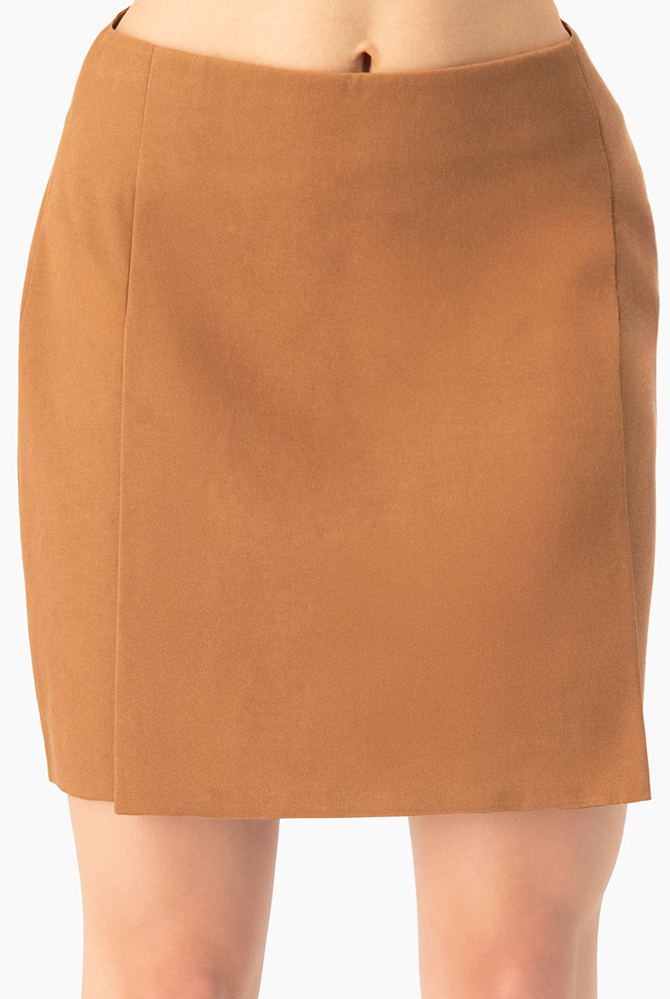 Falda corta café entallada con cierre trasero