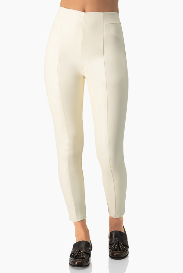 Pantalón Pleather Cortes