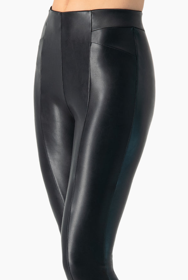 Pantalón Pleather Cortes