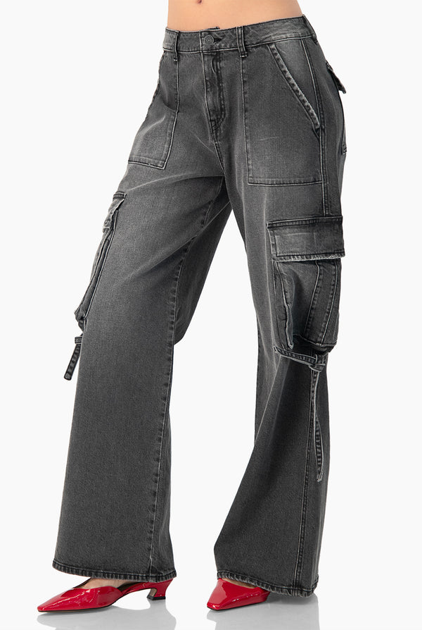 Jeans cargo negro de pierna amplia