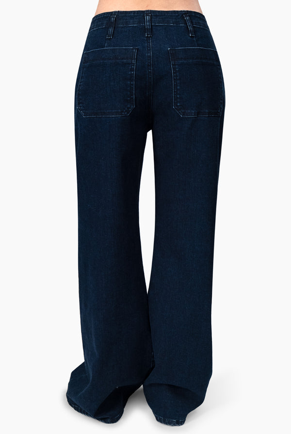 Jeans amplio de un boton