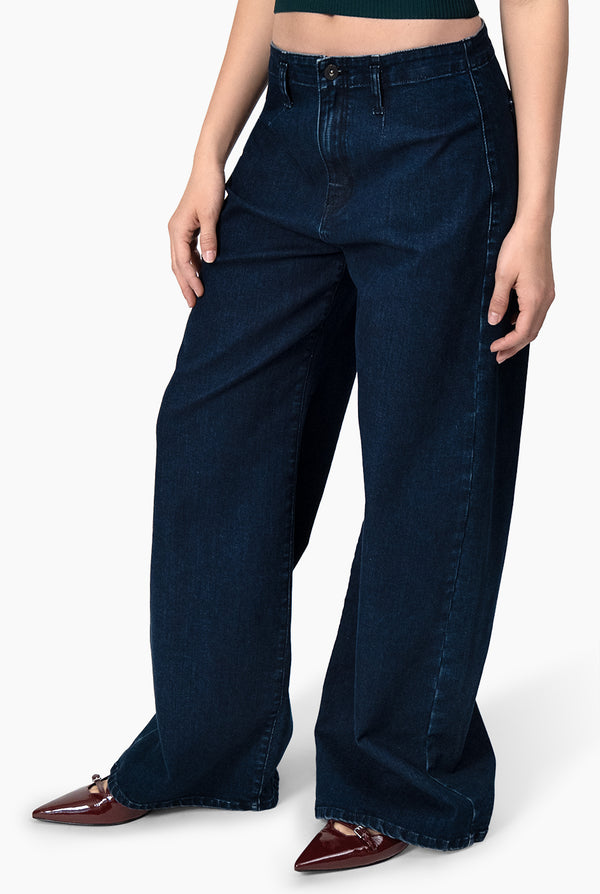 Jeans amplio de un boton