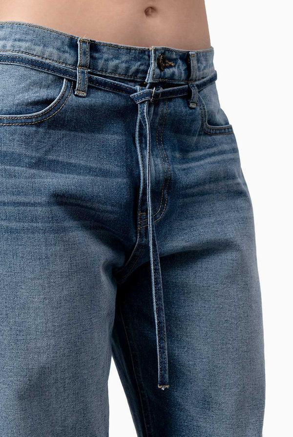 Jeans denim recto de un boton