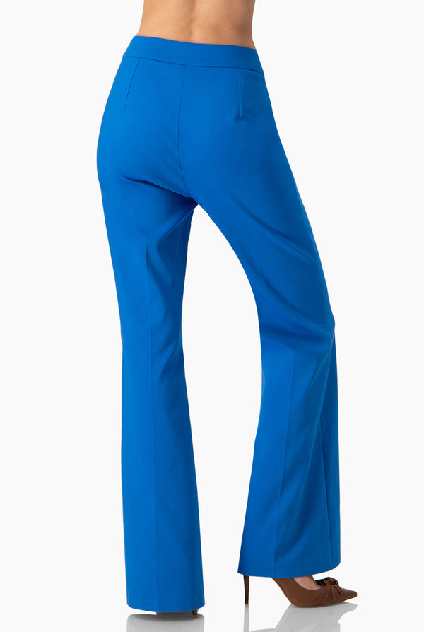 Pantalon liso acampanado azul