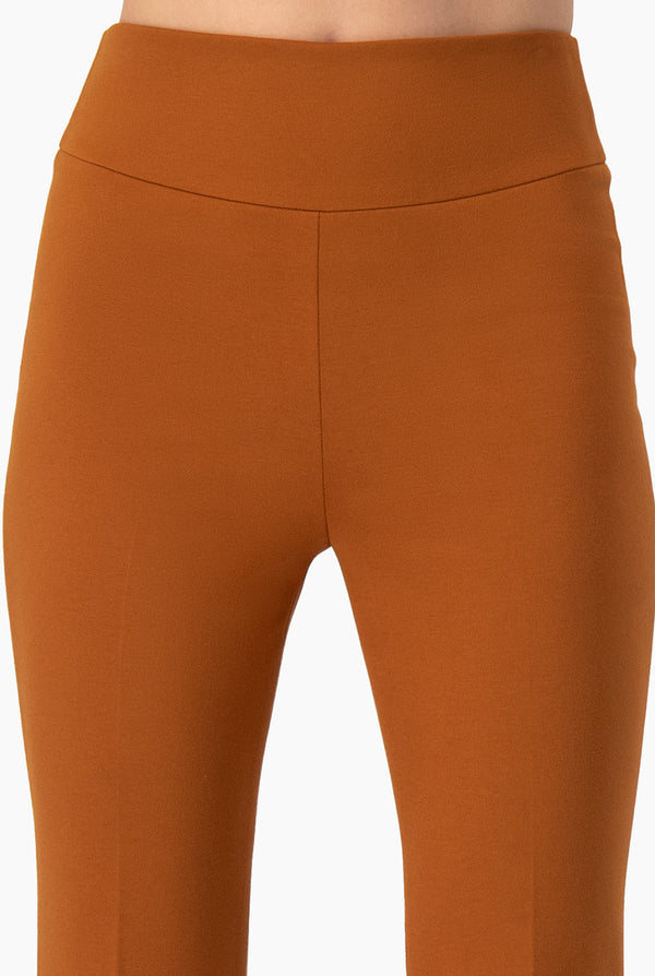 Pantalon campana pretina en V