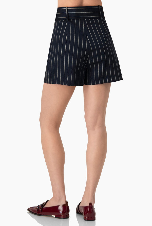 Short rayado con cinturon