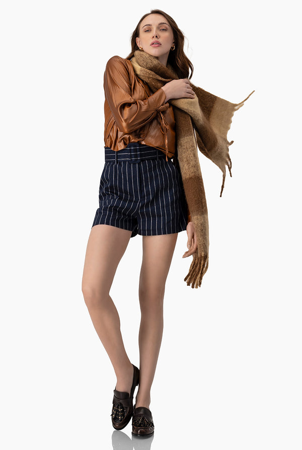 Short rayado con cinturon