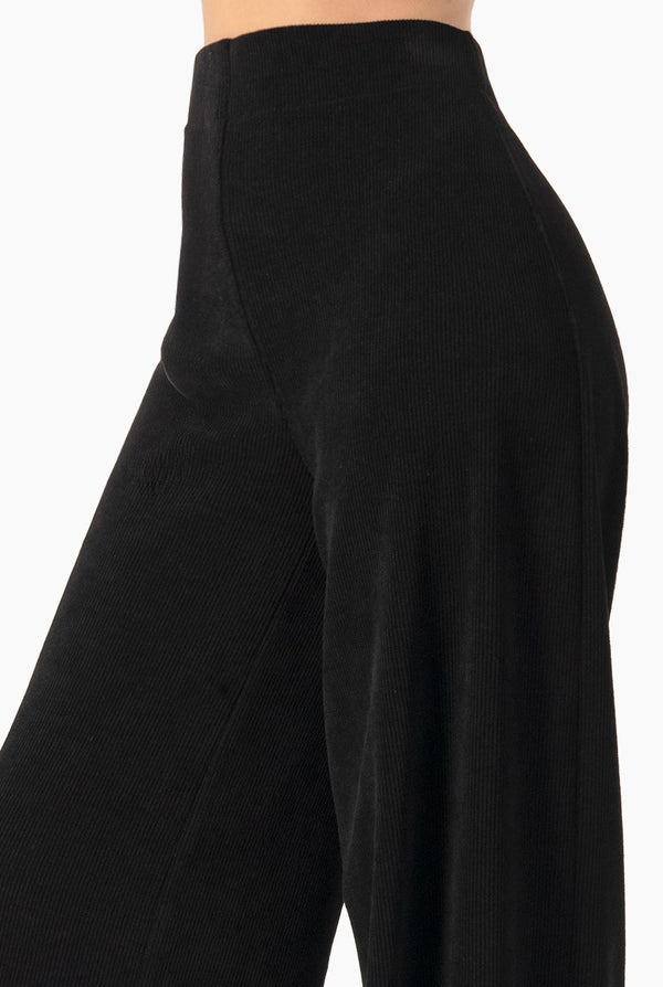 Pantalon amplio color negro