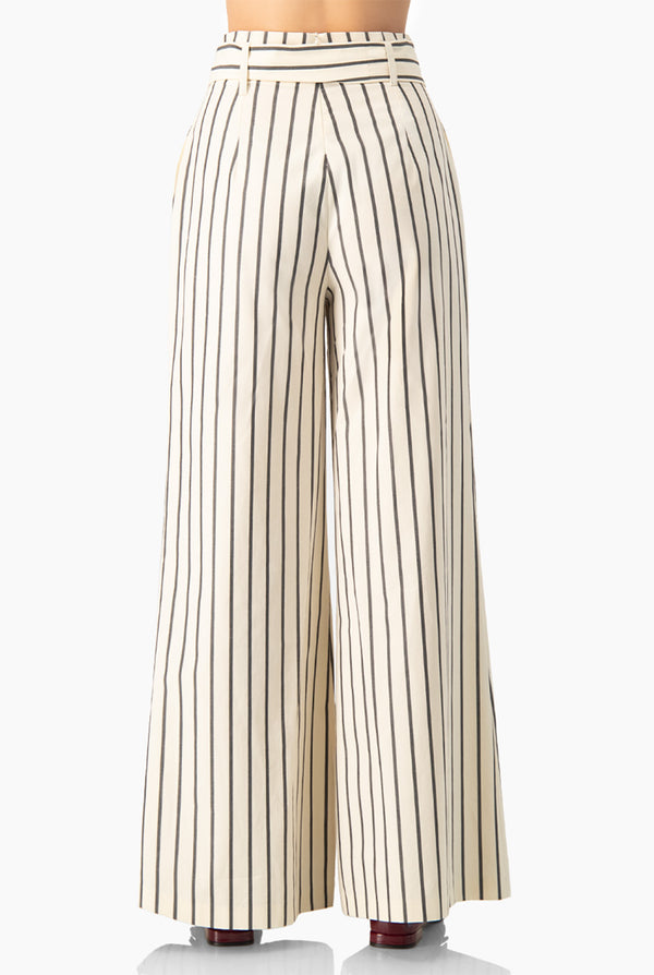 Pantalon de rayas con cinta