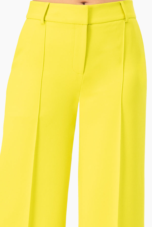 Pantalon pierna amplia y bolsillos