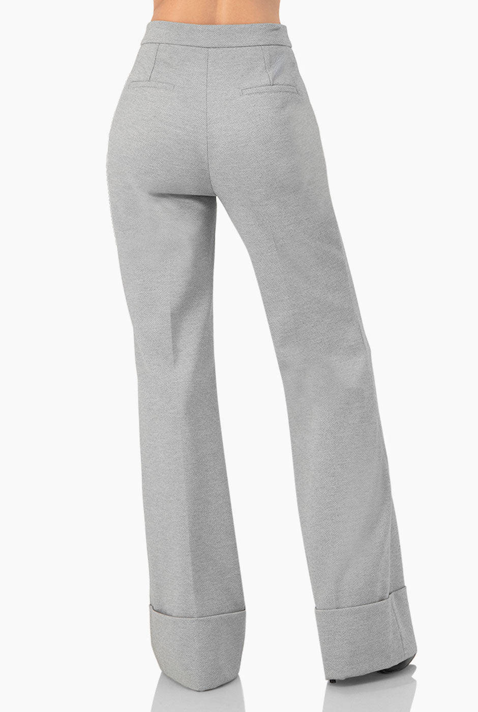 Pantalón campana gris con dobladillo ancho