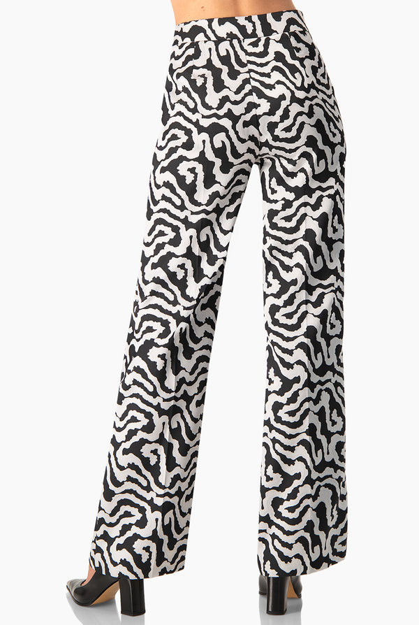 Pantalon recto y cierre en costado