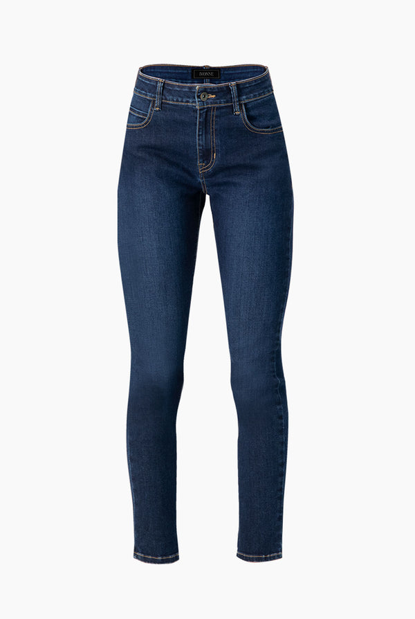 Jeans skinny con un boton frontal