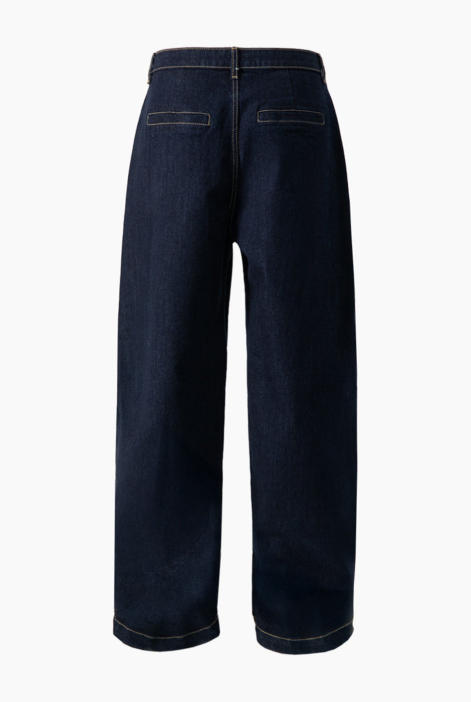 Jeans marino de pierna ancha con bolsillos y botón frontal