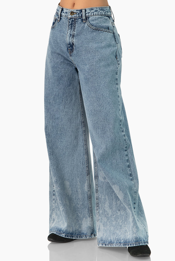 Jeans denim de pierna amplia