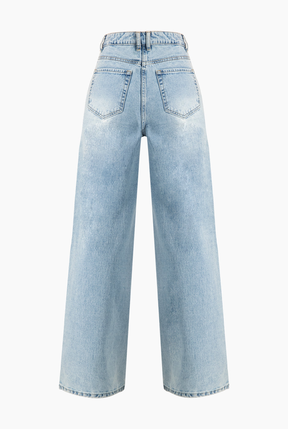Jeans amplio azul claro con bolsillos y botón frontal