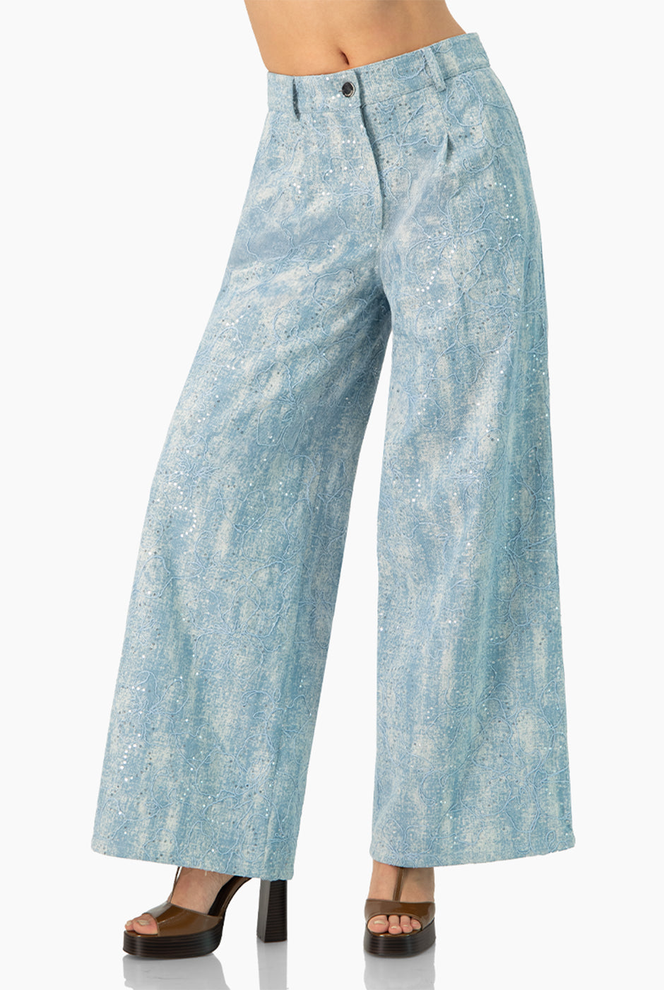Pantalón denim azul de pierna amplia con bolsillos y botones