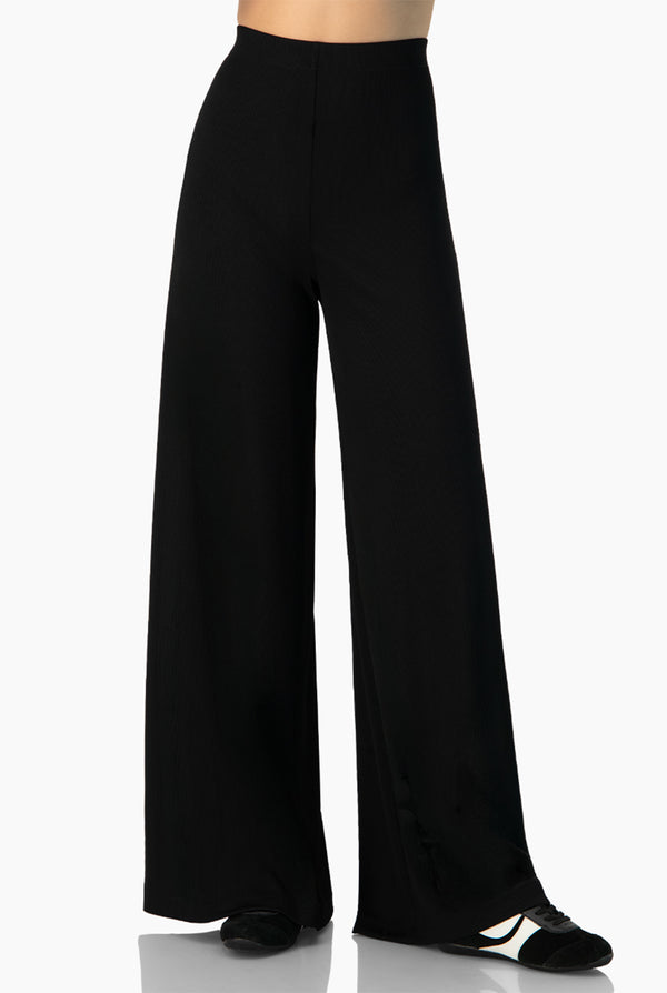 Pantalon amplio en tono negro