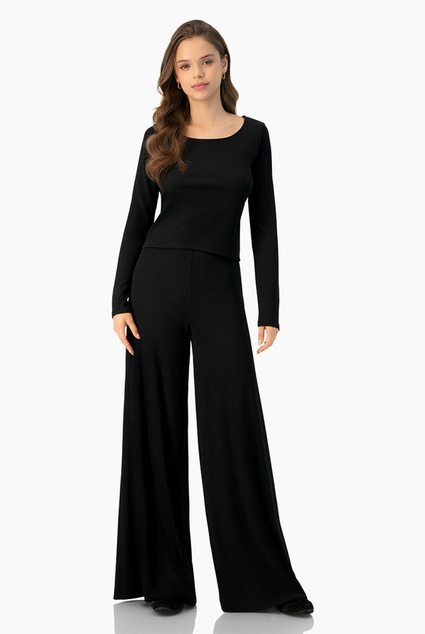 Pantalon amplio en tono negro