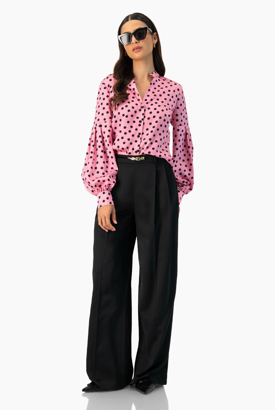 Pantalón negro de pierna ancha sin bolsillos