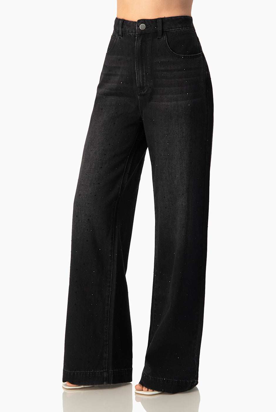 Jeans amplios negros con pedrería y bolsillos traseros