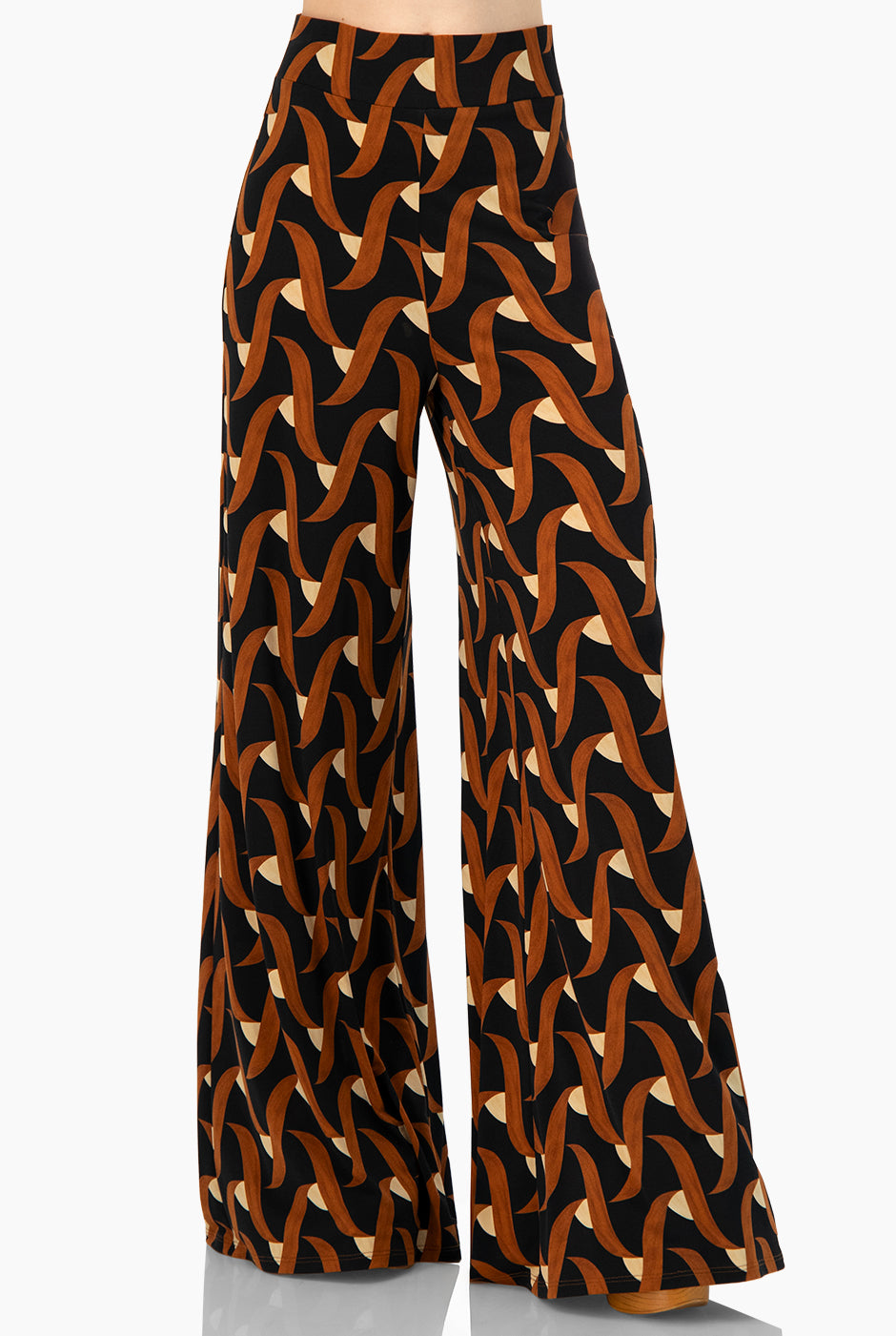 Pantalón amplio multicolor con estampado geométrico