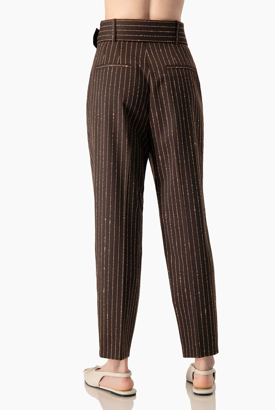 Pantalón recto de rayas café Ivonne con cinturón
