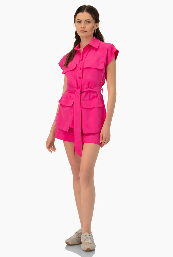 Chaleco fucsia con cinta